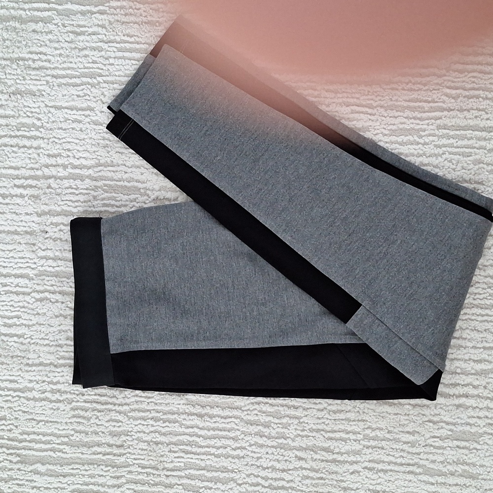 [L] BCBG leggings